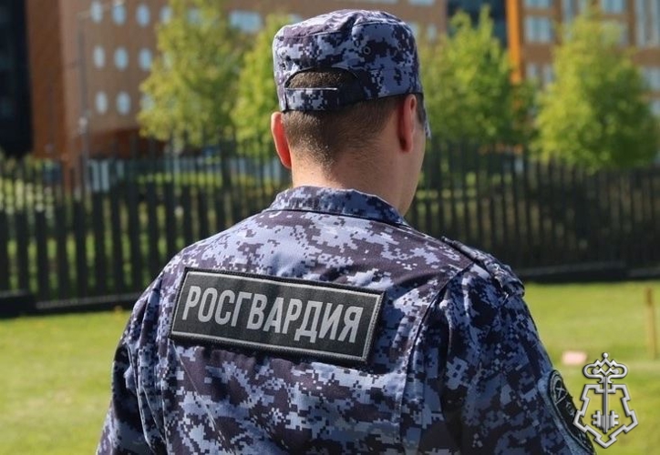 Петербургские росгвардейцы задержали мужчину, напавшего с ножом на своего знакомого