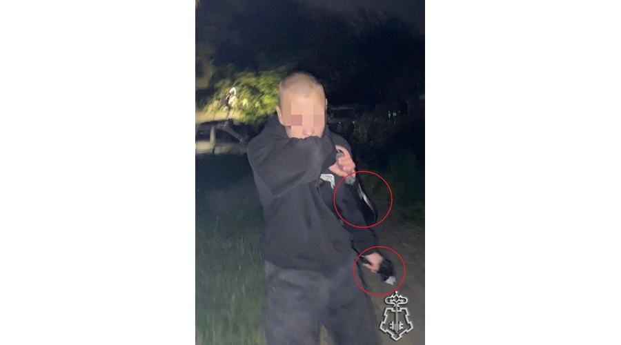 В Петербурге сотрудники Росгвардии задержали участников уличного конфликта, один из которых воспользовался сигнальным оружием и ножом