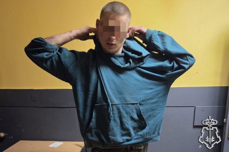 В Санкт-Петербурге наряд Росгвардии задержал хулигана, разбившего стекло припаркованной иномарки
