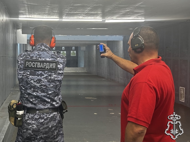В Управлении вневедомственной охраны по г. Санкт-Петербургу и Ленинградской области прошел чемпионат по стрельбе среди сотрудников