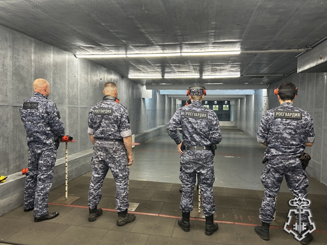В Управлении вневедомственной охраны по г. Санкт-Петербургу и Ленинградской области прошел чемпионат по стрельбе среди сотрудников