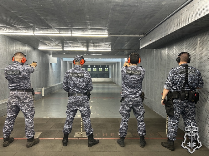 В Управлении вневедомственной охраны по г. Санкт-Петербургу и Ленинградской области прошел чемпионат по стрельбе среди сотрудников