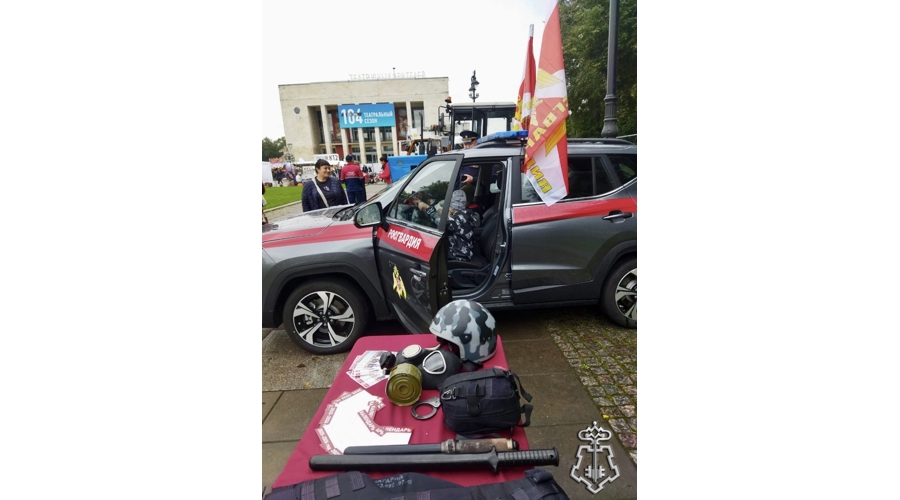 В Петербурге представители Росгвардии приняли участие в Большом семейном фестивале