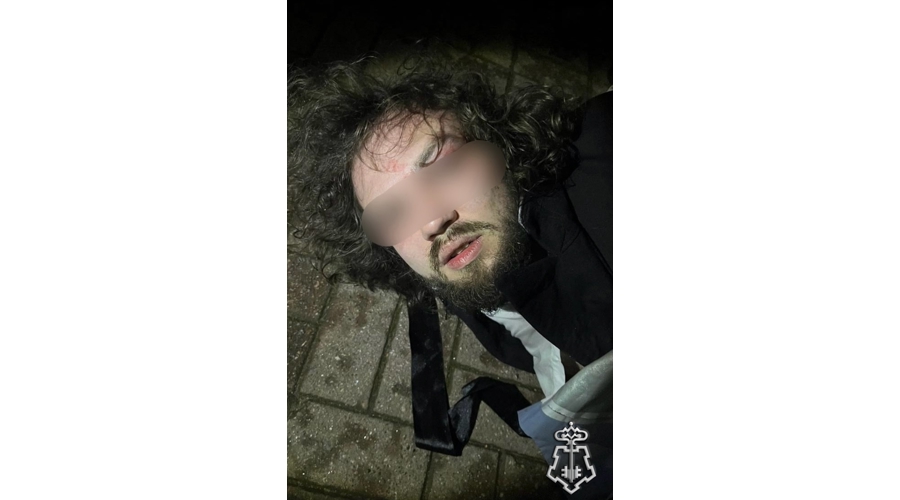 В Петербурге представители Росгвардии задержали хулигана, повредившего чужой автомобиль