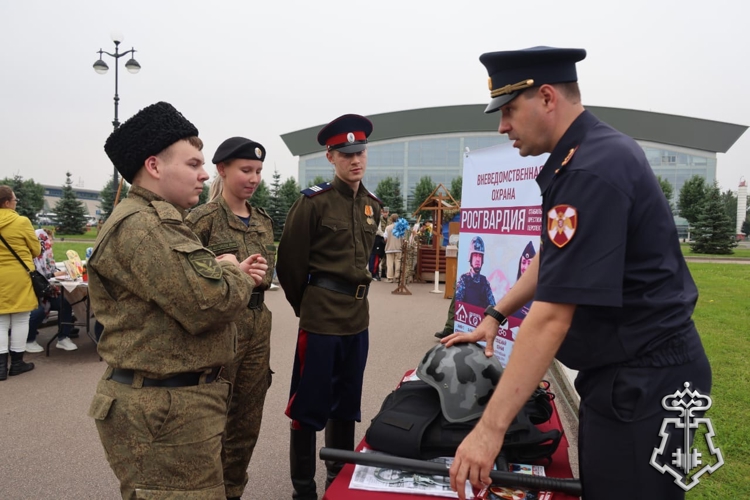  В Санкт-Петербурге сотрудники Росгвардии приняли участие в Фестивале казачьей культуры