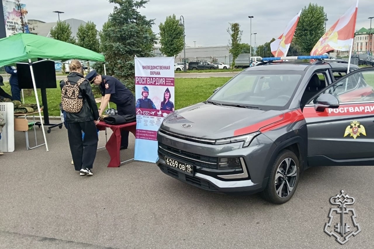 В Санкт-Петербурге представители Росгвардии приняли участие в мероприятиях, направленных на популяризацию службы 