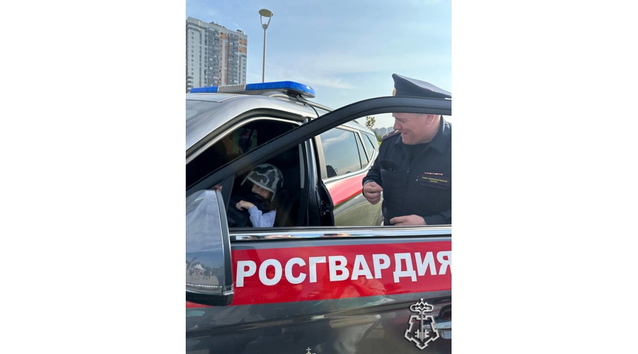 В Санкт-Петербурге представители Росгвардии приняли участие в мероприятиях, направленных на популяризацию службы 