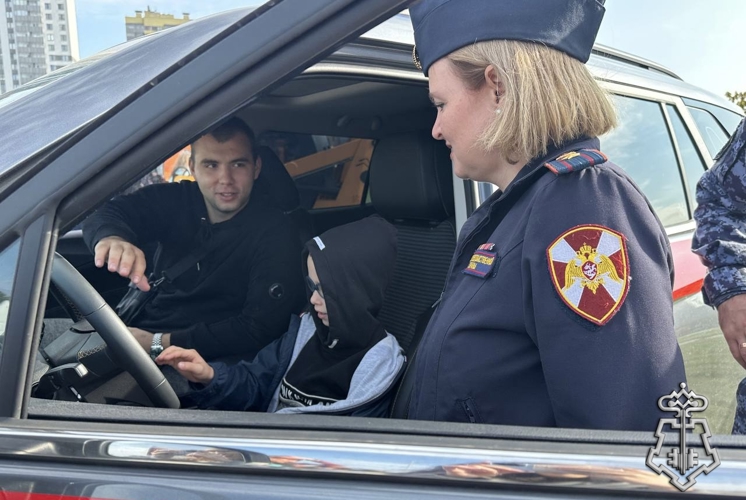 В Санкт-Петербурге представители Росгвардии приняли участие в мероприятиях, направленных на популяризацию службы 