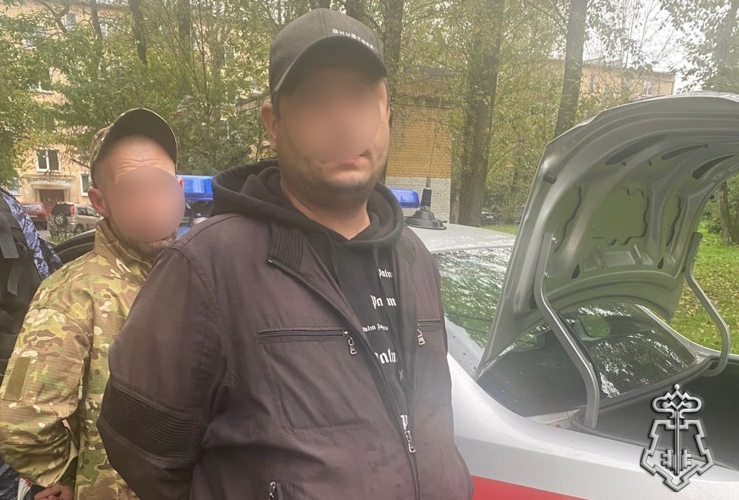Петербургские росгвардейцы задержали правонарушителей, подозреваемых в  совершении грабежа