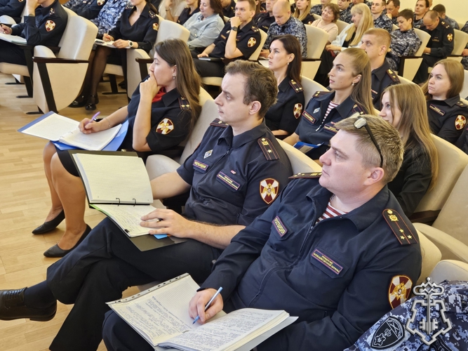 В Управлении вневедомственной охраны по г. Санкт-Петербургу и Ленинградской области прошла лекция для сотрудников и стажеров