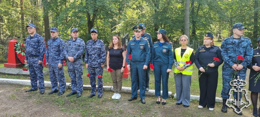Сотрудники вневедомственной охраны Росгвардии приняли участие в мероприятиях, посвященных Дню памяти жертв блокады Ленинграда
