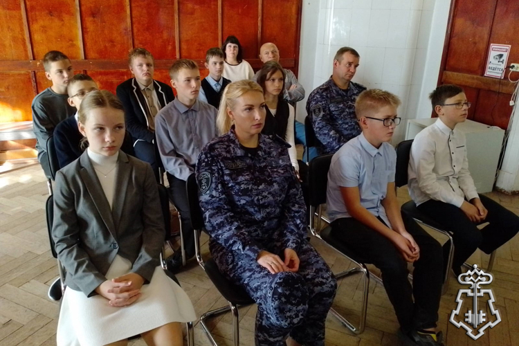 В Ленинградской области росгвардейцы приняли участие в акции «Кабель жизни», приуроченной к прорыву энергетической блокады Ленинграда