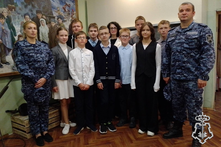 В Ленинградской области росгвардейцы приняли участие в акции «Кабель жизни», приуроченной к прорыву энергетической блокады Ленинграда