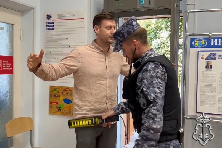 В Ленинградской области подразделения Росгвардии обеспечили правопорядок и безопасность граждан в Единый день голосов