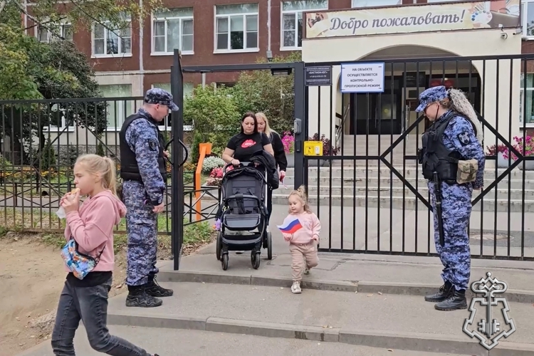 В Ленинградской области подразделения Росгвардии обеспечили правопорядок и безопасность граждан в Единый день голосов