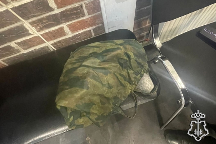 В Калининском районе Петербурга росгвардейцы обеспечили охрану места происшествия, где был обнаружен подозрительный бесхозный предмет
