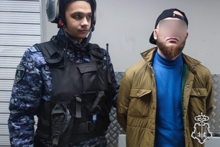 В Московском районе Санкт-Петербурга росгвардейцы задержали хулигана, вооруженного травматическим пистолетом