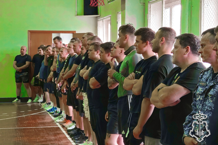 В Санкт-Петербурге сотрудники городских и областных филиалов вневедомственной охраны Росгвардии приняли участие в чемпионате по гиревому спорту