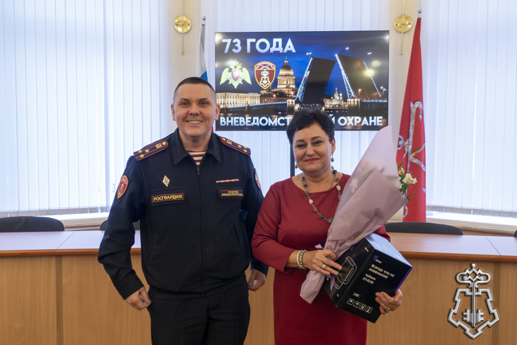 В Санкт-Петербурге в Управлении вневедомственной охраны состоялось торжественное совещание, посвященное 73-й годовщине со Дня образования службы 