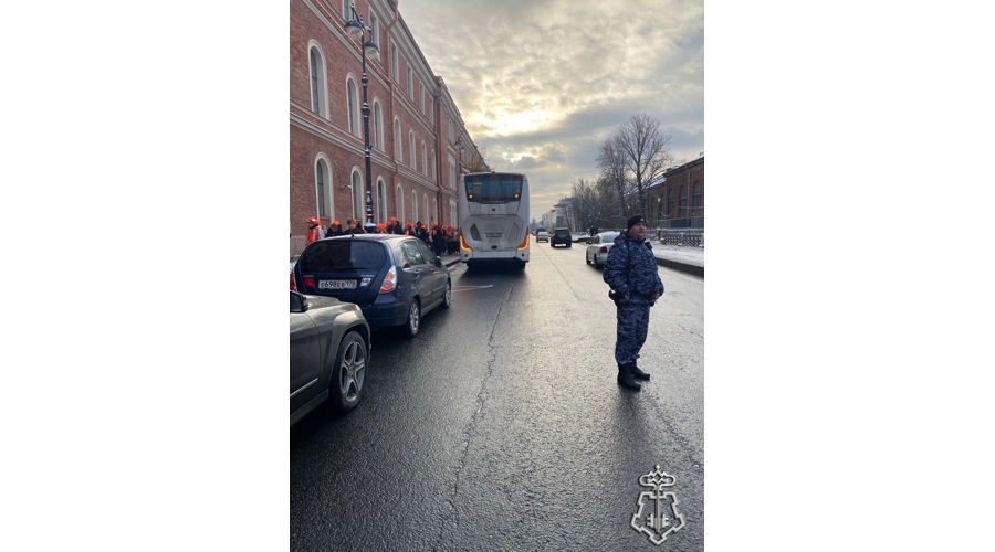 В Петербурге представители Росгвардии приняли участие в обеспечении  охраны общественного порядка при проведении проекта «Уроки с путешествием»