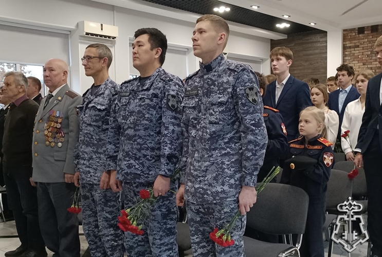 В Санкт-Петербурге представители Росгвардии почтили память героя специальной военной операции Василия Бакулина