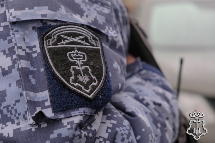 В Красногвардейском районе Петербурга наряд Росгвардии по «горячим» следам задержал участников уличного конфликта, избивших мужчину