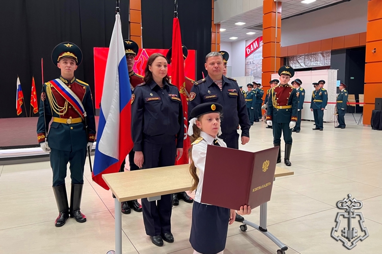 В Санкт-Петербурге представители Росгвардии приняли участие в церемонии принятия присяги учащимися подшефных кадетских классов