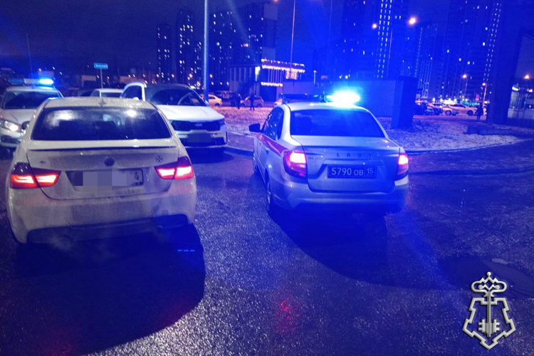 Петербургские росгвардейцы задержали участников конфликта, нанесших телесные повреждения посетителям кафе