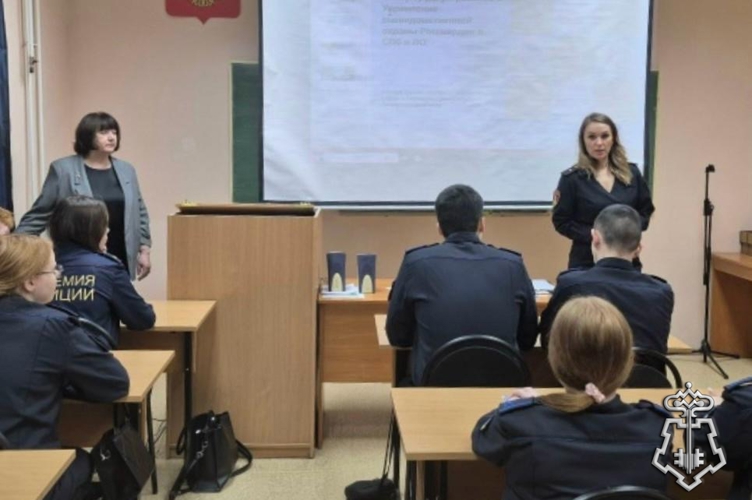 Представительница Росгвардии провела встречу с учащимися Кировского филиала «Санкт-Петербургской академии милиции им. Н.А. Щёлокова»