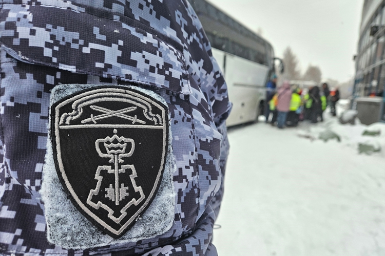 В Санкт-Петербурге сотрудники Росгвардии обеспечивают безопасность во время проведения Губернаторской ёлки