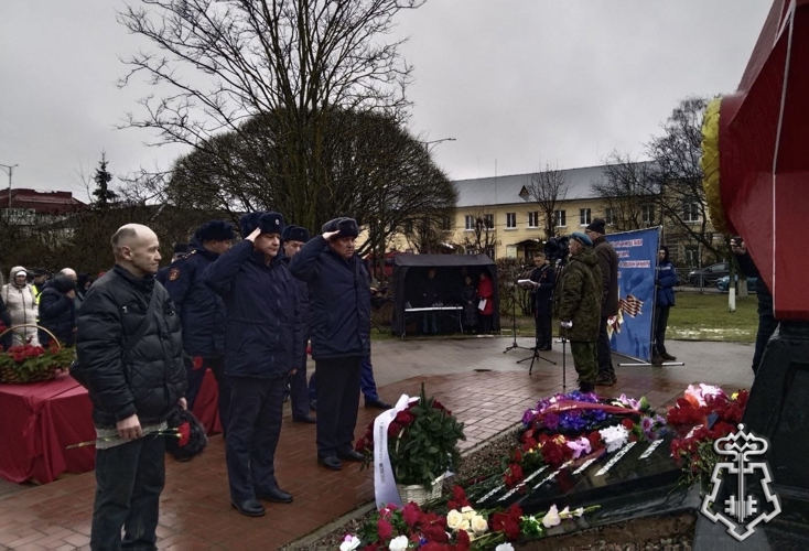 В Ленинградской области росгвардейцы приняли участие в торжественно-траурных мероприятиях, посвященных 84-й годовщине освобождения Тихвина от немецко-фашистских захватчиков 