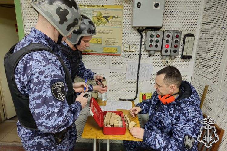 В Управлении вневедомственной охраны Росгвардии по Санкт-Петербургу и Ленинградской области прошел открытый чемпионат по стрельбе из боевого ручного стрелкового оружия (ВИДЕО)
