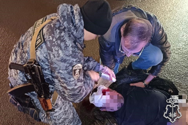 Росгвардейцы оперативно оказали доврачебную помощь пешеходу, пострадавшему в результате ДТП во Фрунзенском районе Петербурга