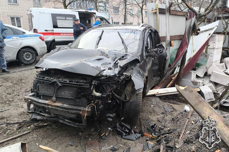 В Ленинградской области росгвардейцы пришли на помощь попавшему в ДТП водителю и вызвали на место аварии спасателей