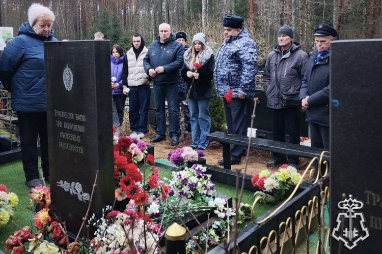 В Санкт-Петербурге представители Росгвардии почтили память сослуживцев, погибших при исполнении служебного долга