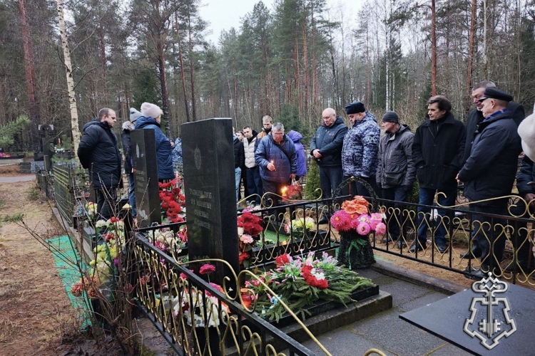 В Санкт-Петербурге представители Росгвардии почтили память сослуживцев, погибших при исполнении служебного долга