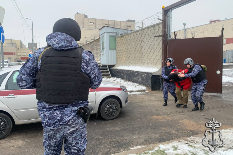 В Санкт-Петербурге росгвардейцы провели занятия по нейтрализации вооруженных преступников и освобождению заложников (ВИДЕО)