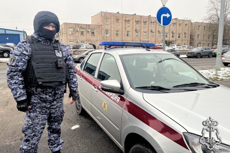В Санкт-Петербурге росгвардейцы провели занятия по нейтрализации вооруженных преступников и освобождению заложников (ВИДЕО)