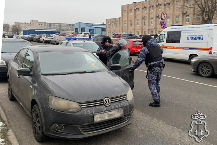 В Санкт-Петербурге росгвардейцы провели занятия по нейтрализации вооруженных преступников и освобождению заложников (ВИДЕО)