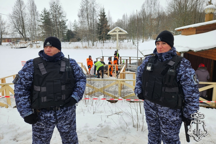 Сотрудники Росгвардии обеспечили правопорядок в праздник Крещения в Санкт-Петербурге и Ленинградской области