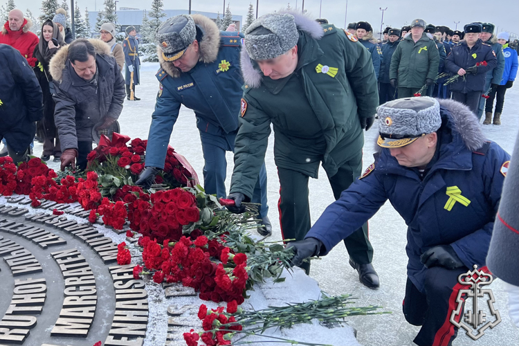 В Ленинградской области представители Росгвардии приняли участие в торжественном мероприятии, посвященном 82-ой годовщине со дня полного освобождения Ленинграда от блокады