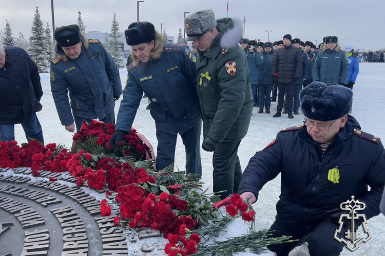 В Ленинградской области представители Росгвардии приняли участие в торжественном мероприятии, посвященном 82-ой годовщине со дня полного освобождения Ленинграда от блокады