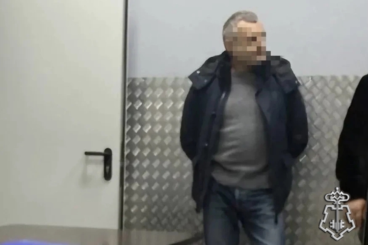 В центре Санкт-Петербурга росгвардейцы обнаружили разыскиваемый внедорожник, угнанный перед новогодними праздниками в Ленобласти