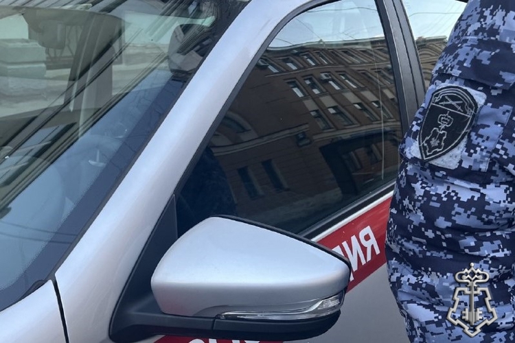 В Петербурге сотрудники Росгвардии задержали посетителя ресторана, не оплатившего счет и вступившего в конфликт с персоналом заведения
