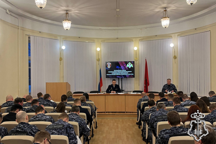 В Санкт-Петербурге и Ленинградской области в подразделениях вневедомственной охраны Росгвардии приступили к зимнему периоду подготовки