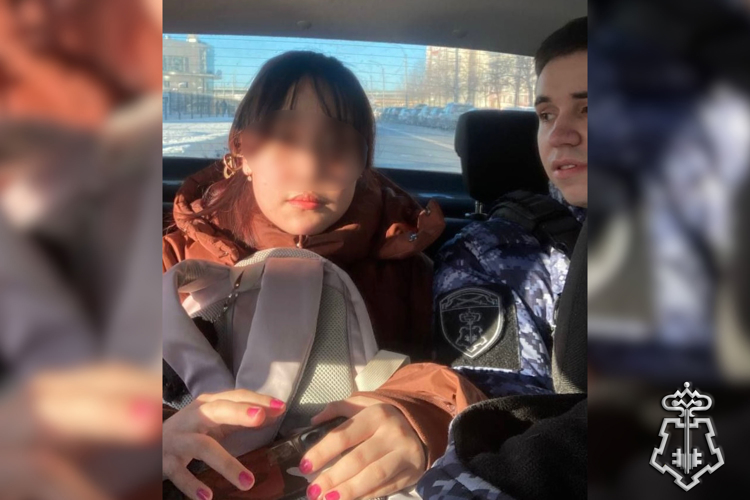 В Петербурге росгвардейцы задержали правонарушительницу, совершившую поджог заправочной колонки