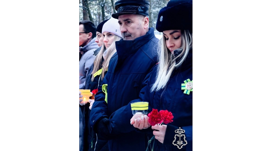 В Санкт-Петербурге и Ленинградской области представители Росгвардии приняли участие в мероприятиях, приуроченных ко Дню полного освобождения Ленинграда от фашистской блокады