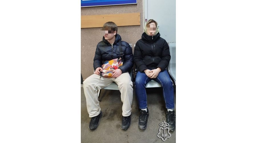 Петербургские росгвардейцы задержали подозреваемых в совершении серии мошеннических действий 