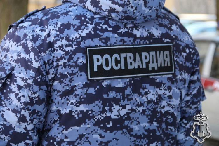 В Санкт-Петербурге наряд Росгвардии задержал правонарушителя, скрывавшегося от правоохранителей почти два года