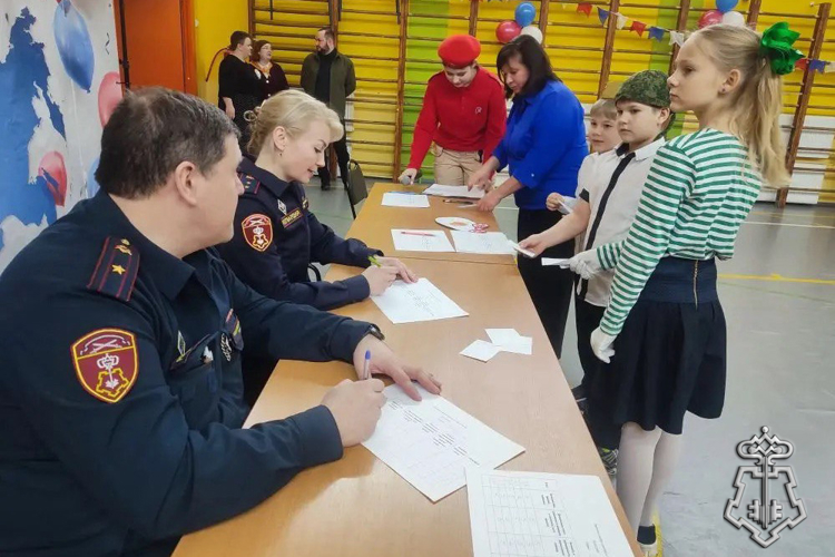 В Петербурге росгвардейцы приняли участие в мероприятии, посвященном Дню защитника Отечества